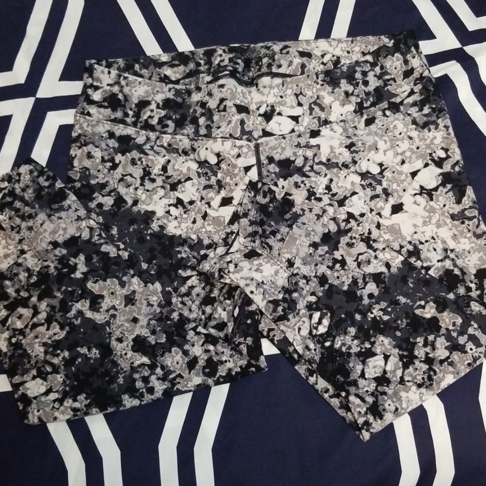 Calvin Klein Performance Quick Dry Cropped Legging View 4